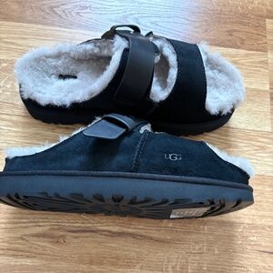 UGG Women’s Greenport Strap Slide Slippers